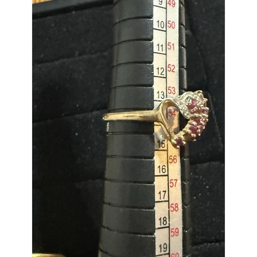 10kt Yellow Gold Ruby Double Heart Ring CTS Size 7 One Stone Missing Fix Scrap